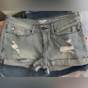 Levi’s Striped Short - W29